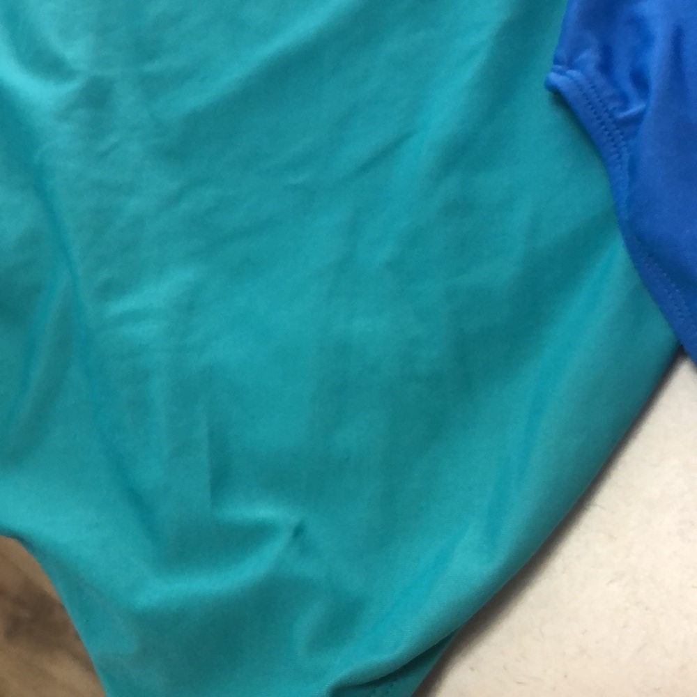 Girl’s Rashguard BUNDLE!! ☀️ - Picture 5 of 10